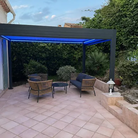 Provencale Avec Piscine , A Pied