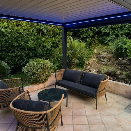 Provencale Avec Piscine , A Pied